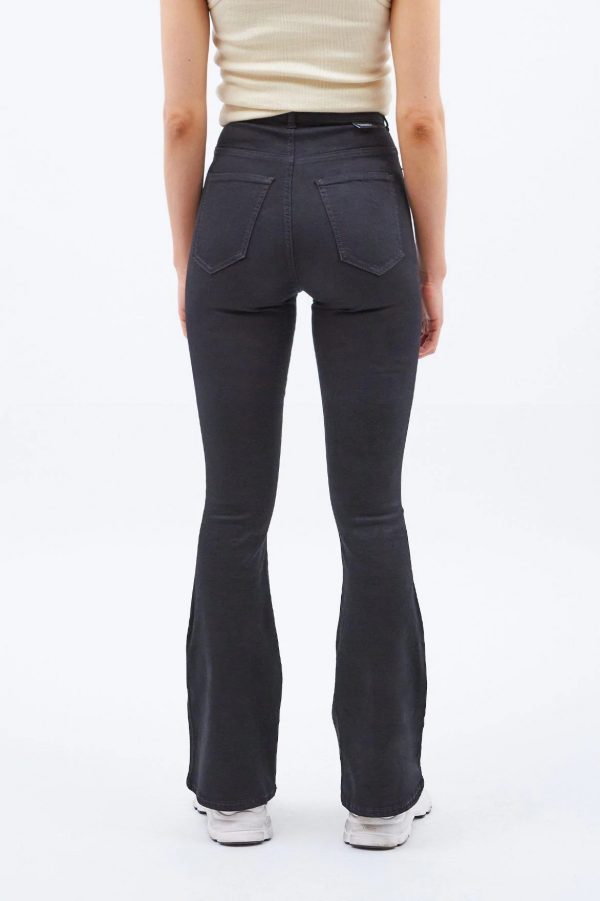 Moxy flared black dr denim